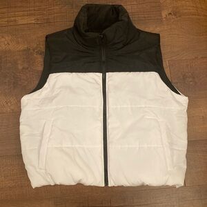 Cropped Puffer Vest Black and White Women’s XL New w/ Tags